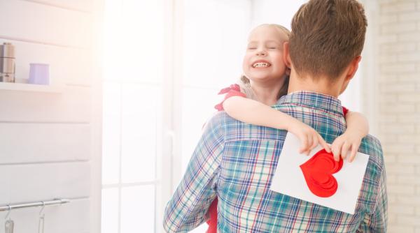 Complexul Electra la copii: Ce este și care sunt semnele pentru a-l identifica?