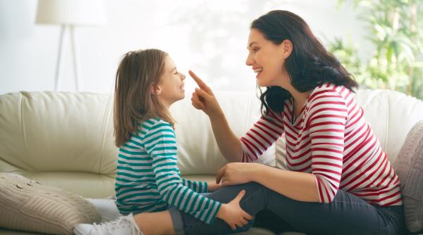 Un psiholog educațional spune cum să îmbunătățești ascultarea activă cu ai tăi copii: „Asta NU ar trebui să faci!”