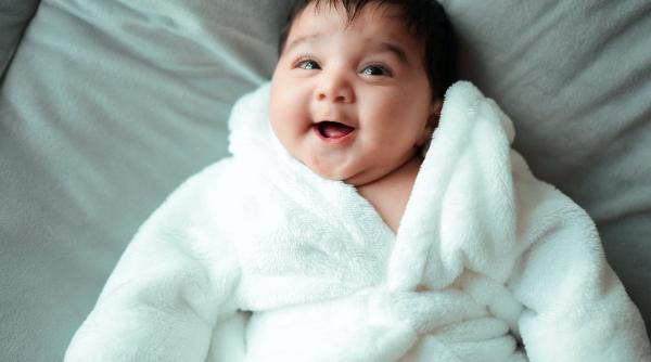 ”Copilul meu își mestecă limba”: Semnificația acestui obicei. Este un motiv de îngrijorare?