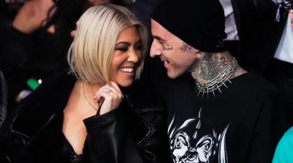 Kourtney Kardashian și Travis Barker au devenit părinți
