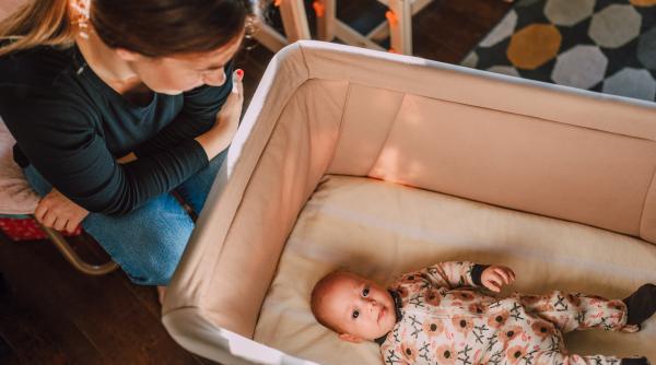 ”Cap turtit” la bebeluși: Consecințe grave dacă nu este tratat corespunzător. Prima lună de viață este esențială