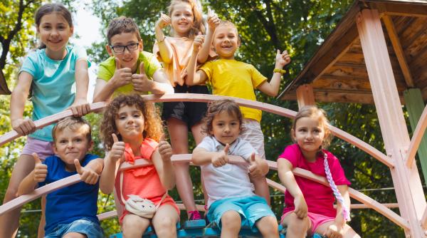 Mecanismele care îi fac pe copii să învețe abilități sociale, potrivit psihologilor