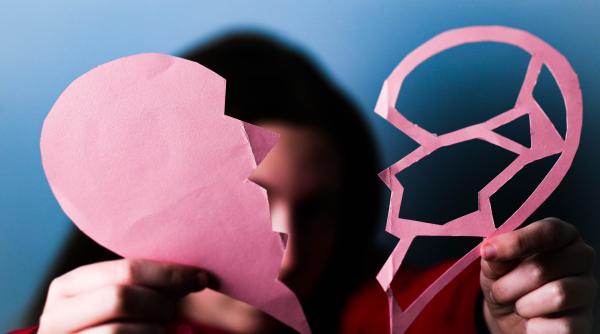 Prima dezamăgire în dragoste: Cum să îți ajuți copilul să treacă peste asta