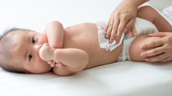 Șervețelele umede pentru bebeluși: De ce NU sunt cea mai bună opțiune pentru a vă curăța copilul? Sfatul de aur al Organizației Consumatorilor și Utilizatorilor