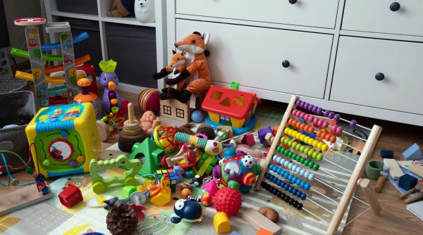 Ce să facem cu jucăriile vechi ale copilului? 9 din 10 dintre ele ajung în gropile de gunoi: O problemă gravă ce poate fi remediată!