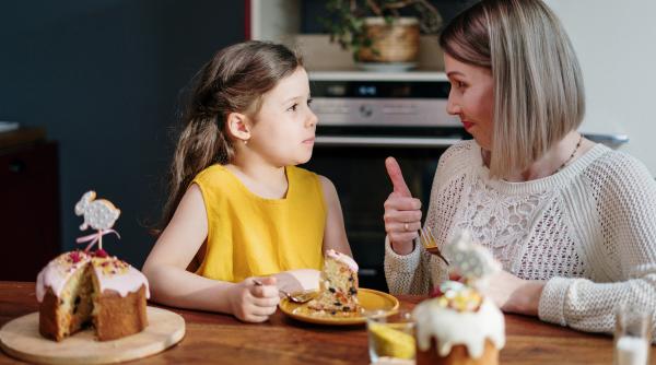E bine sau nu să spunem copiilor ”bravo”? Efectul laudelor excesive și cuvintelor suprautilizate