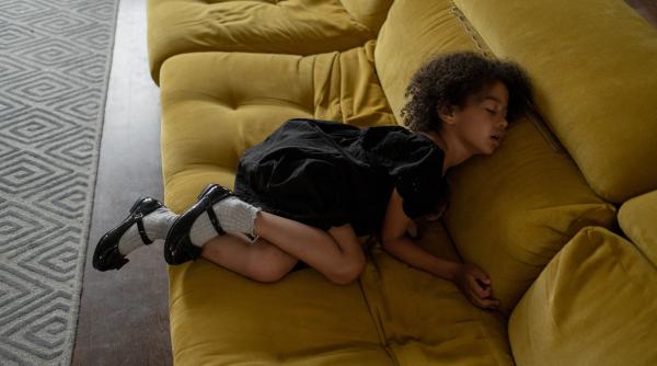 Narcolepsia la copii: Ce este și cum să-i faceți față