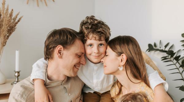 5 motive pentru care părinții rămân împreună, chiar dacă nu mai sunt îndrăgostiți