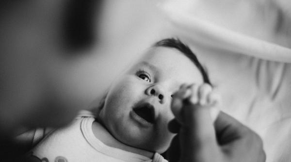 Buze albastre la copii: Care sunt cauzele. Simptomul nu trebuie trecut cu vederea