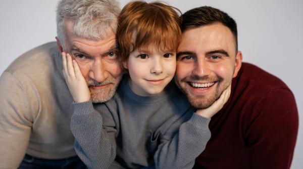 Figura bunicului, amabil gardian al trecutului nostru