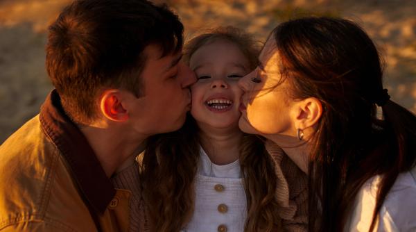 A-ți crește copiii cu disciplină pozitivă NU înseamnă să spui „DA” la toate, NU înseamnă „răsfăț”, NU înseamnă să lași copilul să facă tot ce vrea