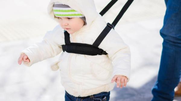 Lesa pentru copii, un obiect de siguranță tot mai contestat de unii părinți