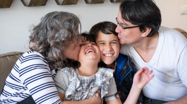 A avea copii la 40 de ani: Avantajele de a fi părinte adult