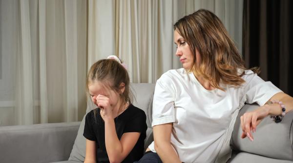 Cele mai frecvente 6 atitudini ale copiilor atunci când caută conexiune cu părinții lor, potrivit unui neuropsiholog: ASTA e „cea mai inteligentă” și ASTA e „strigătul de ajutor”