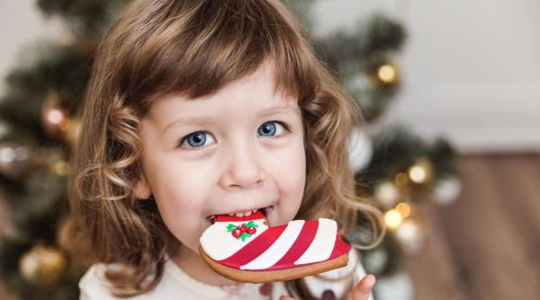 Bomboane, turtă dulce, ciocolată, cozonaci... Copiii pot mânca tot felul de dulciuri de Sărbători? Răspunsul clar al unui nutriționist