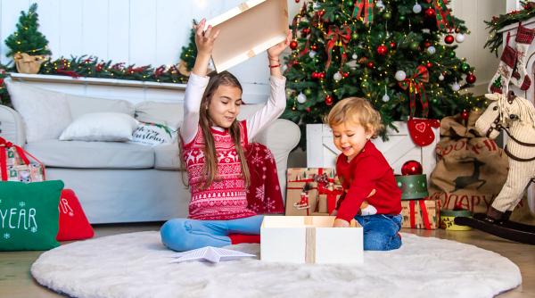 Jucăria preferată din lume NU mai este Barbie! Este acest joc de societate! / FOTO