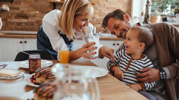 Obiceiurile de dimineață care te vor ajuta să-ți întărești legătura cu ai tăi copii: Studiile arată că ACESTA este secretul unei relații sănătoase și fericite