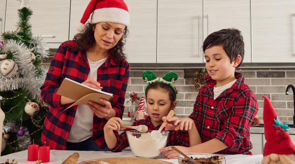 Fursecuri de Crăciun fragede și gustoase, ușor de pregătit cu copiii! Descoperă magia Sărbătorilor cu aceste rețete simple, dar de efect / FOTO + VIDEO