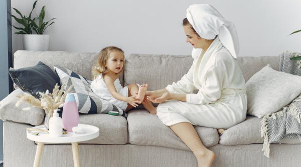 Nuditatea în fața copiilor tăi: da sau nu? Dacă da, până la ce vârstă ar fi permisă