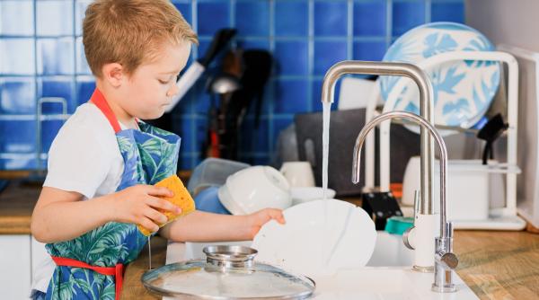 Distingeți problemele neurologice de cele comportamentale la copii: Un psihiatru pediatru ne arată care sunt semnalele TOC