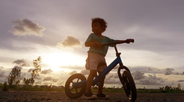 Cele cinci obiceiuri pentru a-ți îmbunătăți starea de bine în 2024, conform unui neurolog de la Stanford