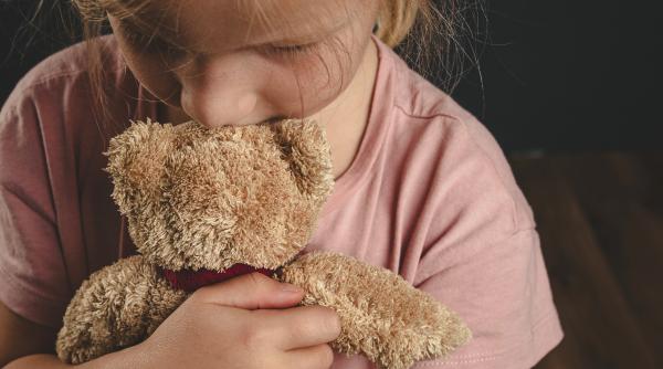 Ce înseamnă pentru copil absența tatălui sau a mamei? Psiholog: „Impact devastator asupra dezvoltării”