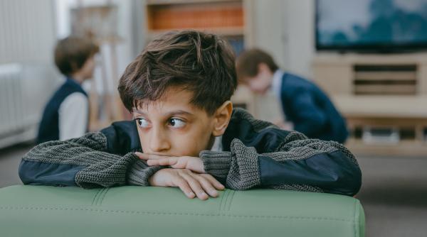 Pui prea multă presiune pe copii tăi pentru a performa? Consecințele pot fi devastatoare