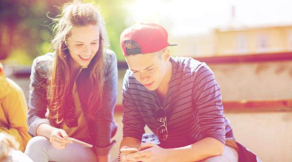 Stigmatul virginității la adolescenți. Psihosexolog Mona Spânu: „E obligația noastră, ca adulți, să facem ASTA!”