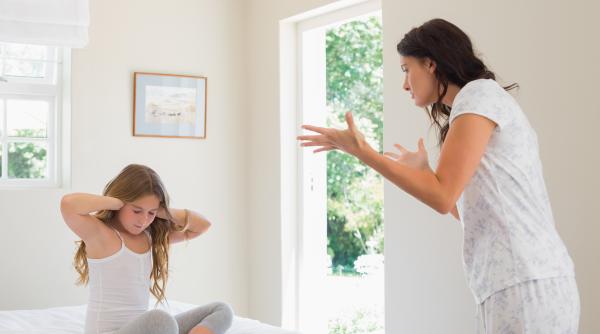 Comportamentele părinților care îi fac pe copii să își piardă respectul față de ei. Ce ar trebui evitat