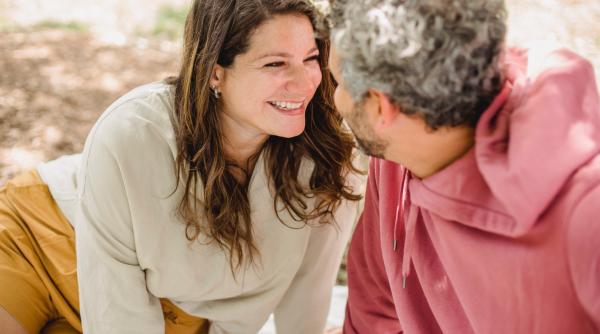 Cum să-i spui partenerului tău că ești însărcinată: Alege din lista de idei originale și unice