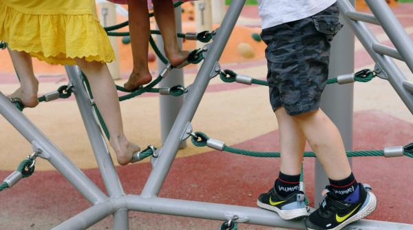 Acondroplazia la copii: tot ce trebuie să știți despre această boală care care afectează sistemul osos