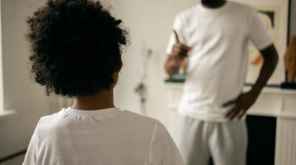 Gestionarea furiei: Înainte de a te enerva pe copiii pune-ți aceste întrebări