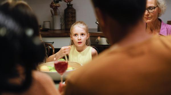 Ascunderea situațiilor dificile de copii: De ce este mai bine să nu o faci?