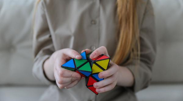 Învață-ți copilul să ”gândească”: Nu subestima importanța propriei rațiuni în procesul de dezvoltare personală