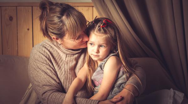 Dacă al tău copil este supărat, AȘA poți vorbi cu el! Instrumentele necesare ca să te asculte și să fie și atent