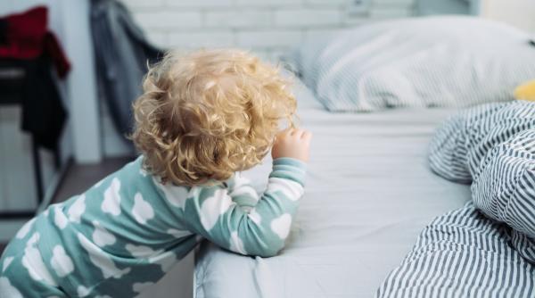 Când trimitem copilul să doarmă în camera lui? Diana Rațiu: „Părinții cred că locul în care doarme micuțul are legătură cu atașamentul. E greșit!” / VIDEO