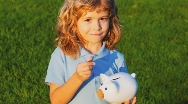 How does a child earn money and from when? Roxana Bucur and Andrei Popa: "Parents are worried that their little one might not do anything without money"