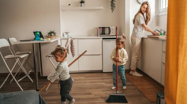 Cele mai bune trucuri pentru părinții ocupați: Sfaturi de la profesioniști pentru mame și tați