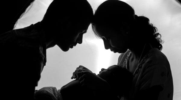 Principala condiție a meternității: A fi mamă înseamnă a găsi fericirea în cea a copiilor tăi