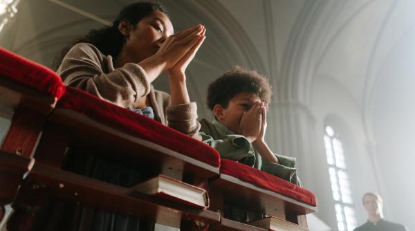 Copii cu părinți de diferite religii? Sfaturi utile pentru creșterea lor