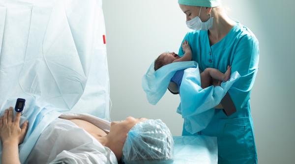 „Din 1.000 de copii nou diagnosticați cu autism, 93% s-au născut prin cezariană”. Marius Zamfir, semnal de alarmă: „Dacă bebelușul nu se naște pe cale naturală, trebuie să solicitați ASTA!” / VIDEO