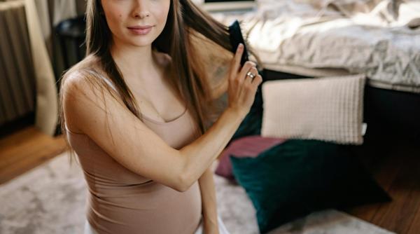 Mătreața în timpul sarcinii: tot ce trebuie să știi