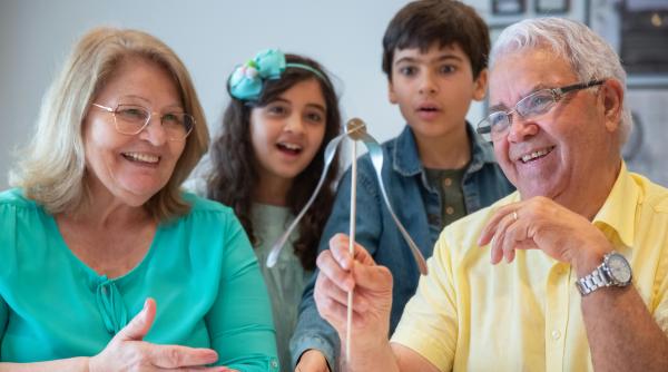 Cât de bine este ca un copil să fie crescut de bunici? Avantaje și dezavantaje