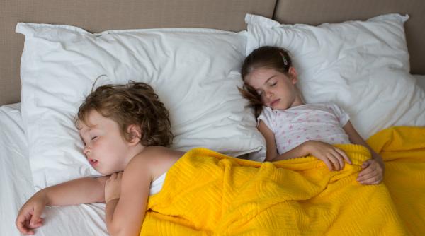 Tehnica 4-7-8 creată de un medic de la Harvard: „Copiii adorm într-un minut!”