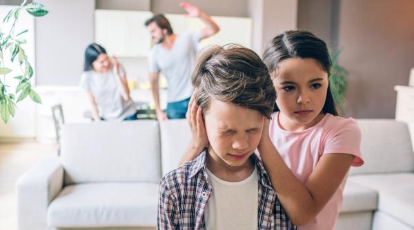 Părinții divorțați. Psihologul Radu Leca: „Vrei să înrăiești doi oameni? Fă-le program de vizitare al copilului! Este o catastrofă!” / VIDEO