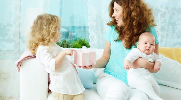 Situațiile în care folosim întărirea pozitivă fără să ne dăm seama. ATENȚIE! Acestea pot restricționa dezvoltarea copiilor!