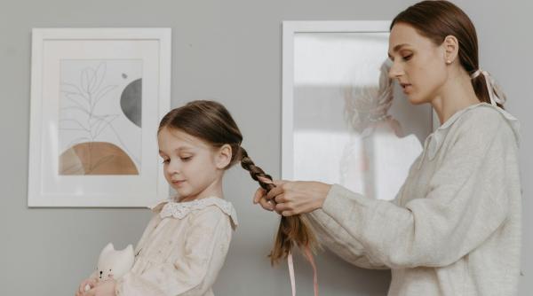 7 secrete: Copiii și părul încâlcit, o combinație care dă dureri de cap părinților. Trucuri de folos
