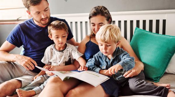 Citate din Platon pentru a le vorbi copiilor despre cât de important este să înveți: „Ignoranța este rădăcina tuturor relelor”