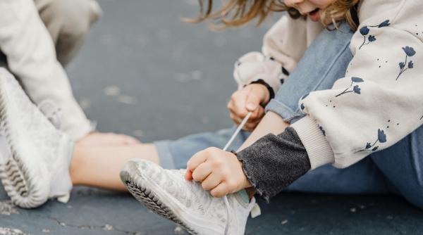 Copii independenți și autonomi: Cum putem dezvolta autonomia copiilor noștri