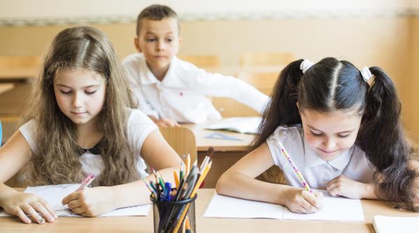 Aceşti elevi din România nu sunt obligaţi să participe la cursuri între 29 martie – 2 aprilie